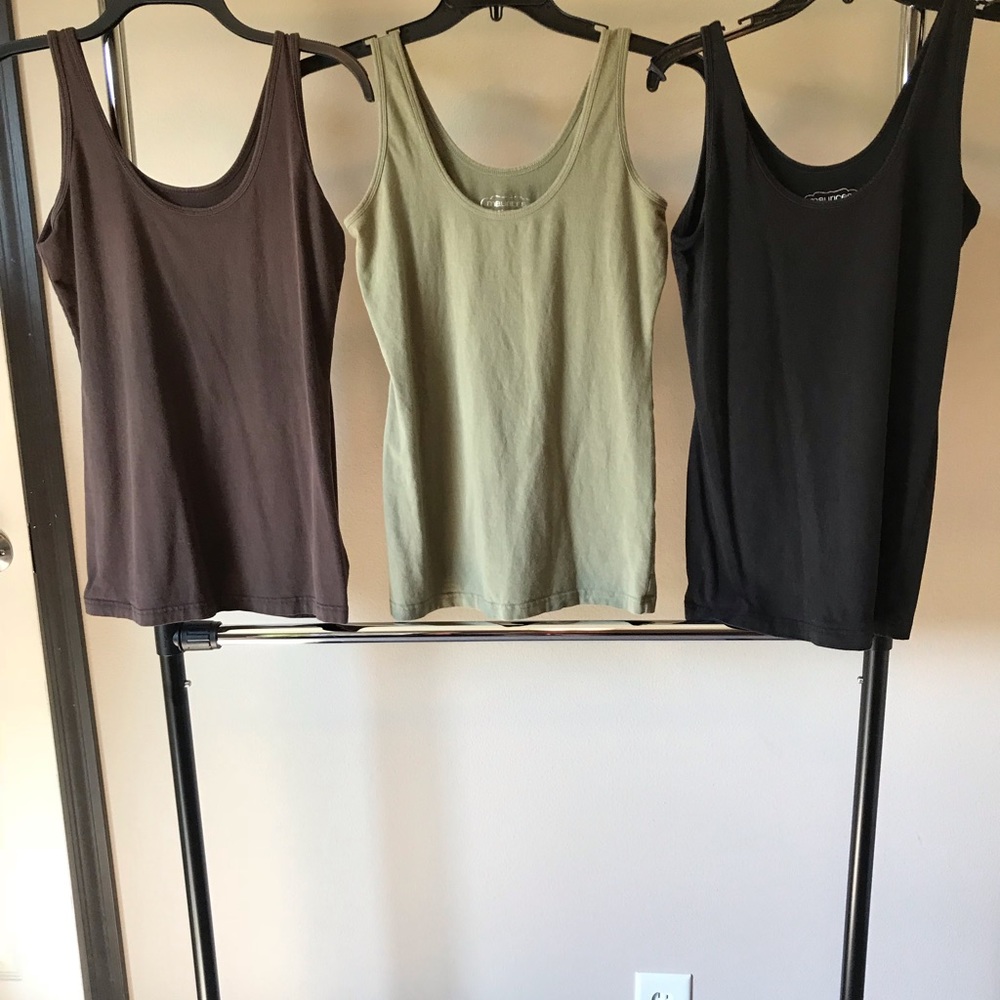 Brown sleeveless T